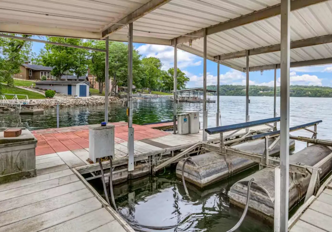 Rustic 3BR Lake House - LAKE VIEW - Lake Ozark
