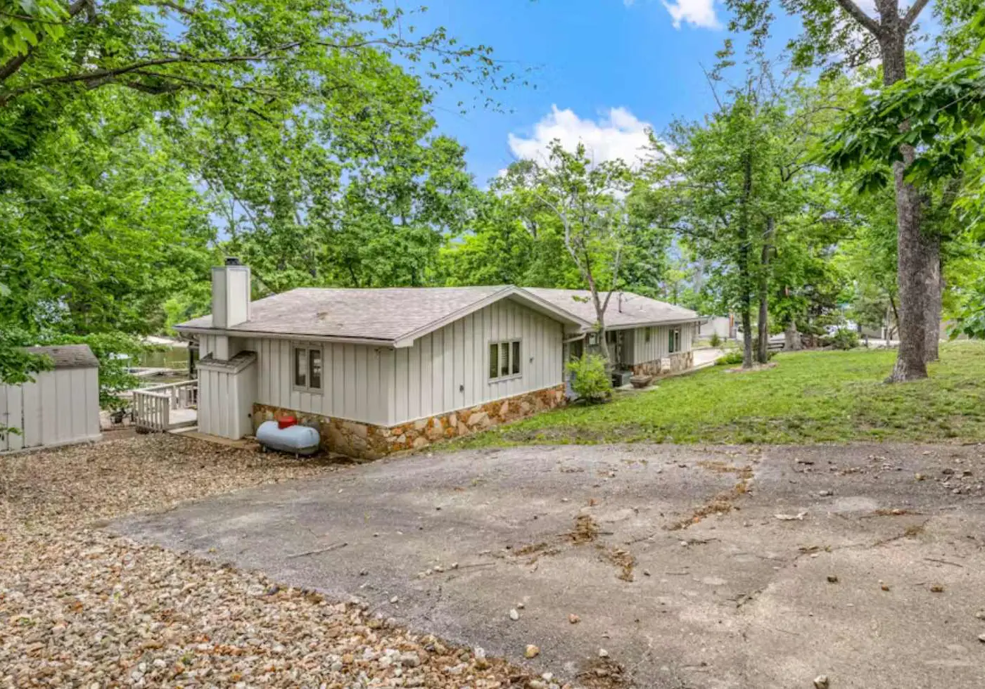 Rustic 3BR Lake House - LAKE VIEW - Lake Ozark