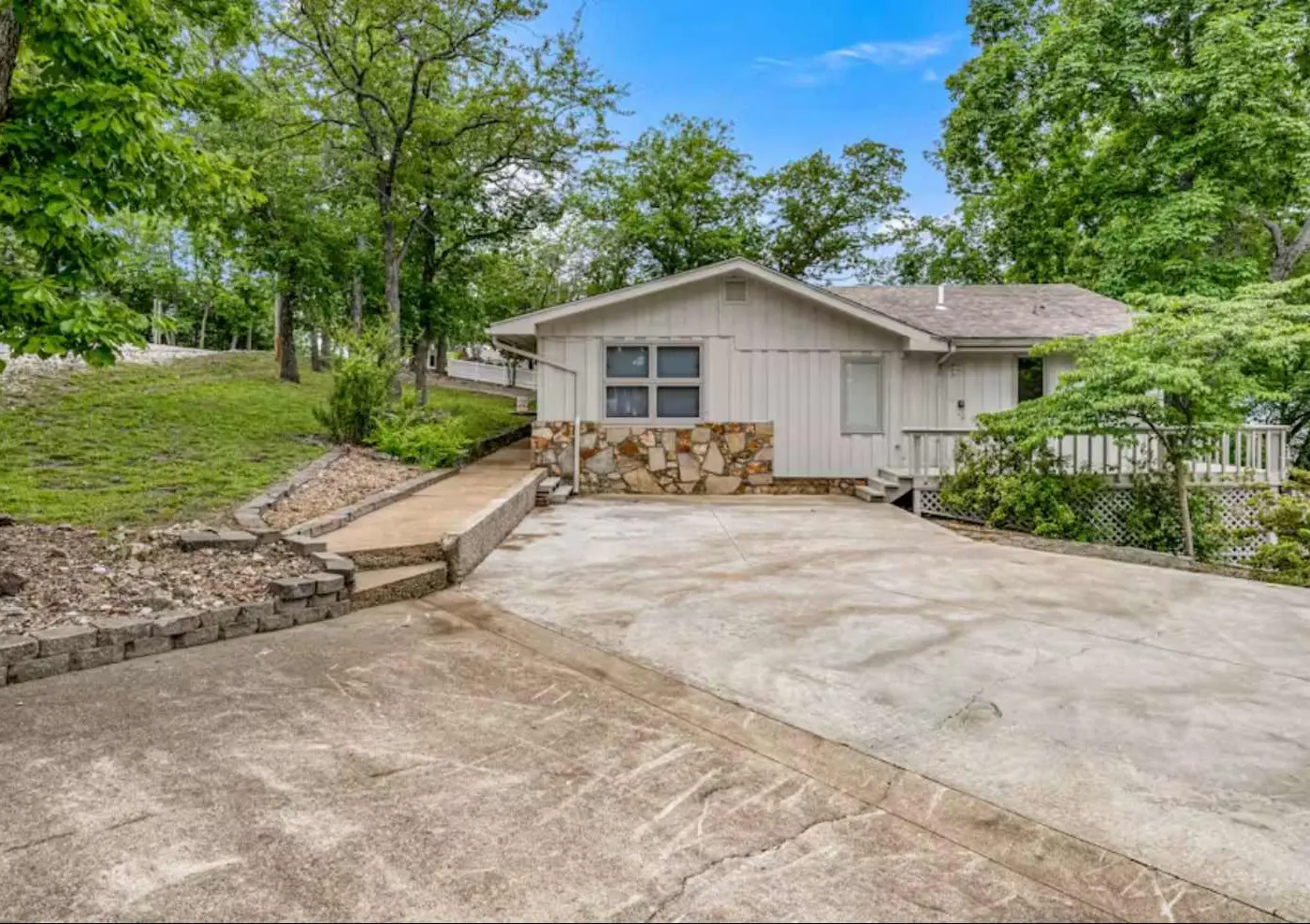Rustic 3BR Lake House - LAKE VIEW - Lake Ozark