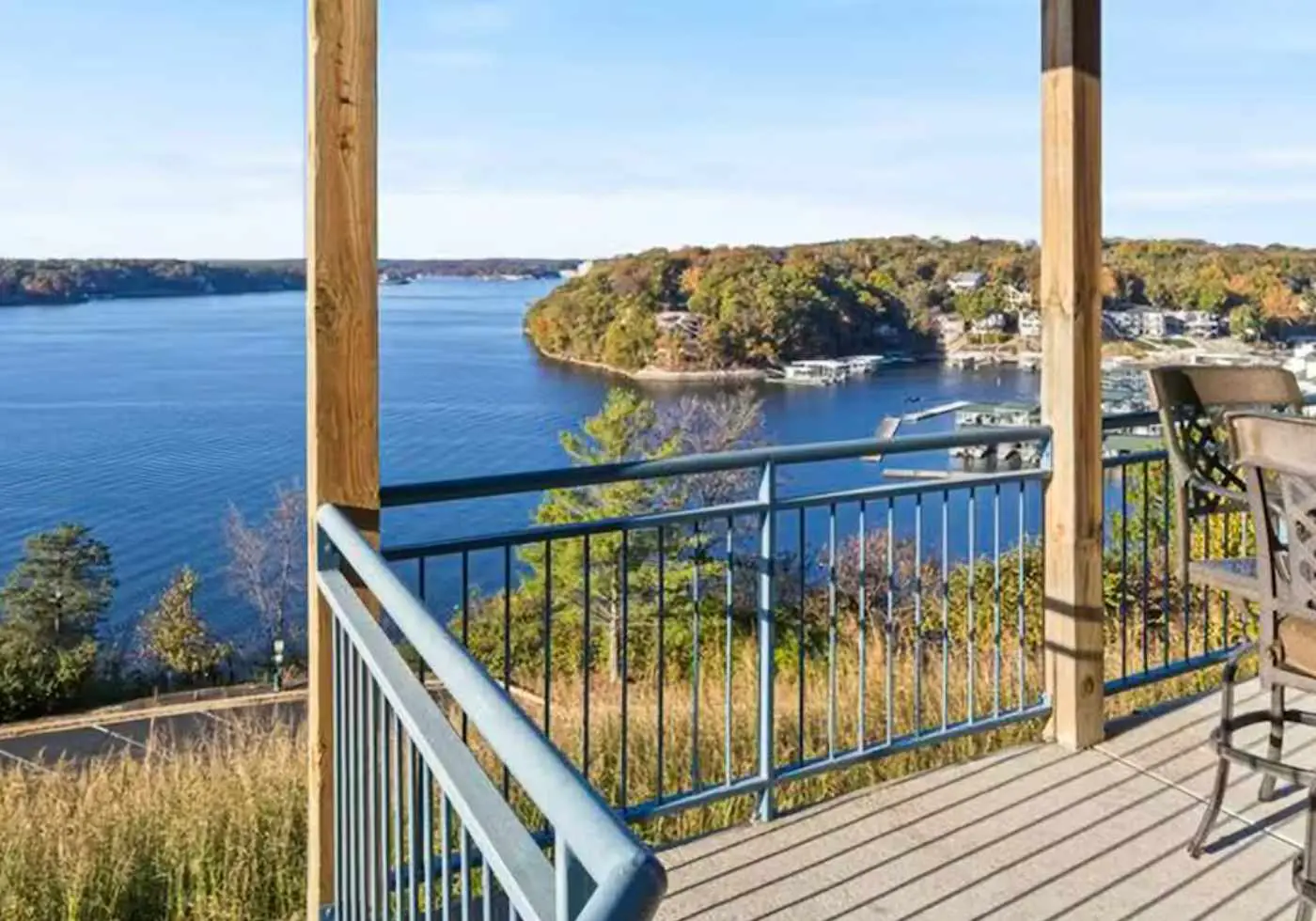 Bright 3BR Condo - Lake Views - Community Pool