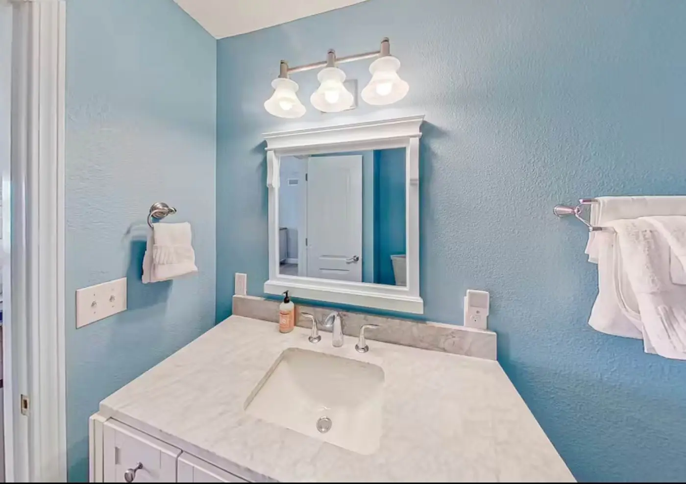 Serene 5BR Lake Home - LAKE VIEW - Sunrise Beach