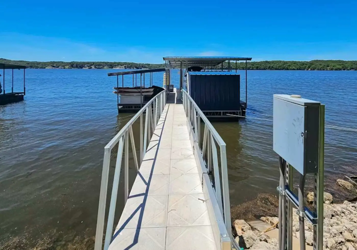 Serene 5BR Lake Home - LAKE VIEW - Sunrise Beach