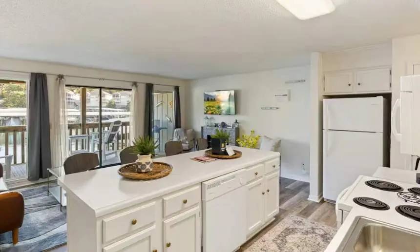 Charming 1BR Condo - LAKE VIEW - Lake Ozark