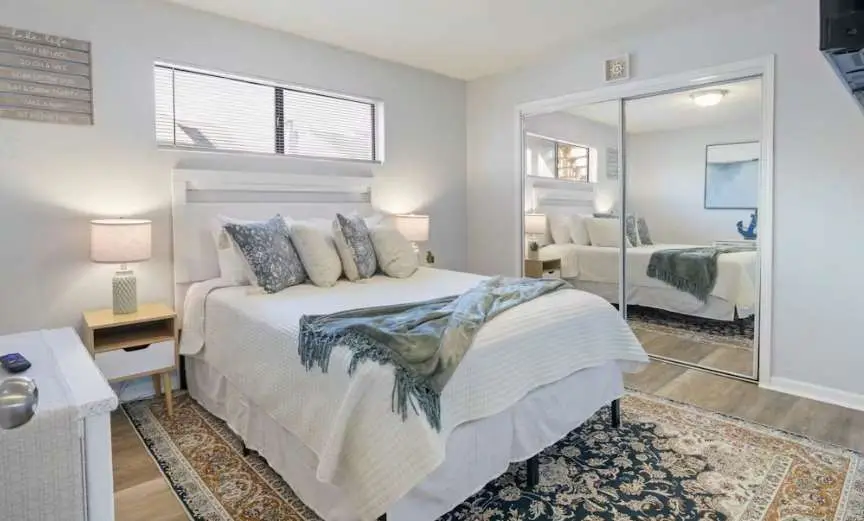 Charming 1BR Condo - LAKE VIEW - Lake Ozark