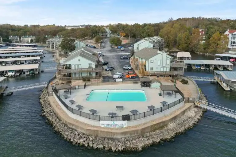 Charming 1BR Condo - LAKE VIEW - Lake Ozark