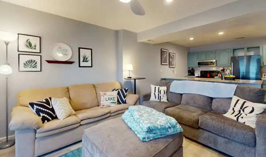 Serene 2BR Condo - Lake Views - Community POOL