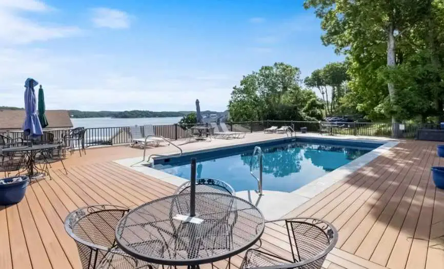 Serene 2BR Condo - Lake Views - Community POOL