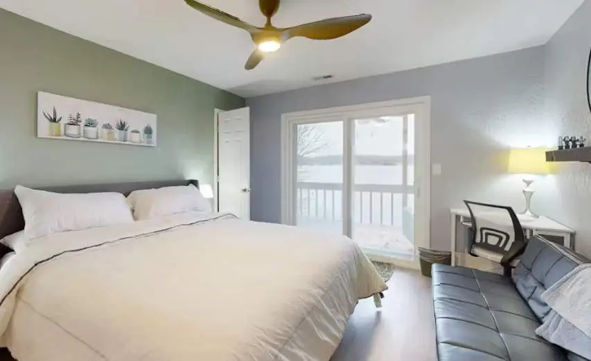 Serene 2BR Condo - Lake Views - Community POOL