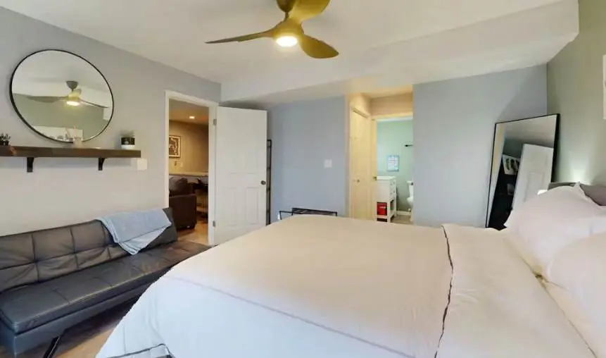 Serene 2BR Condo - Lake Views - Community POOL