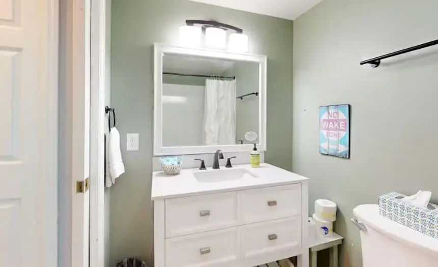 Serene 2BR Condo - Lake Views - Community POOL