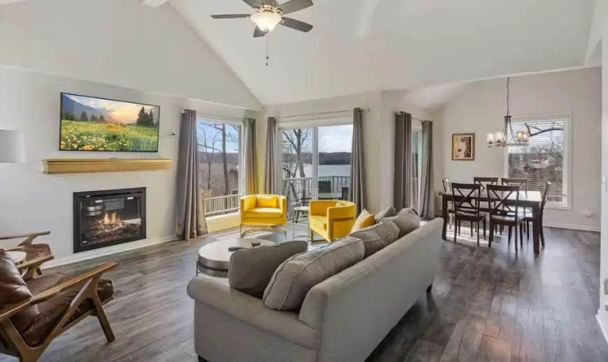 Serene 3BR House - LAKE VIEW - Osage Beach