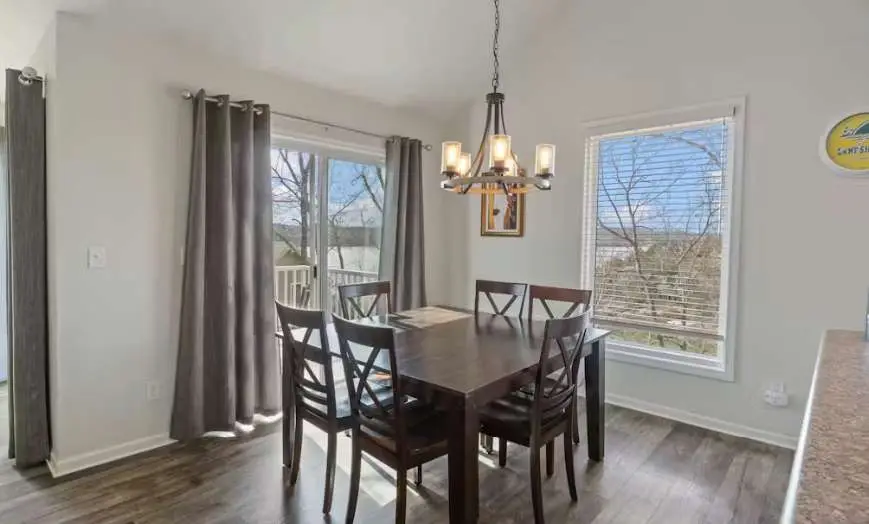 Serene 3BR House - LAKE VIEW - Osage Beach
