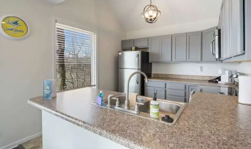 Serene 3BR House - LAKE VIEW - Osage Beach