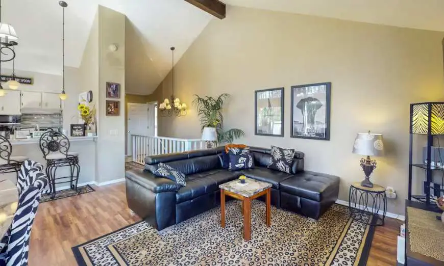Charming 4BR House - HOT TUB - Osage Beach