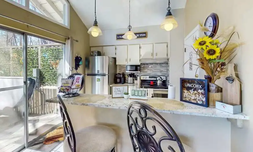 Charming 4BR House - HOT TUB - Osage Beach