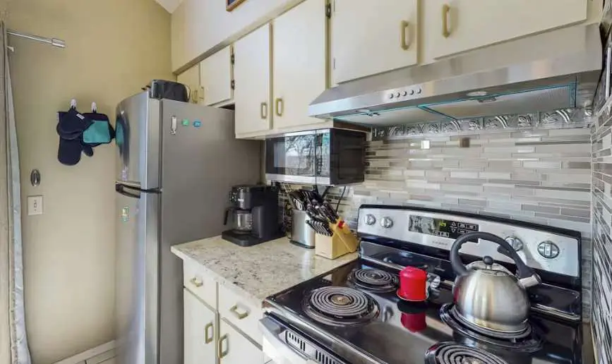Charming 4BR House - HOT TUB - Osage Beach