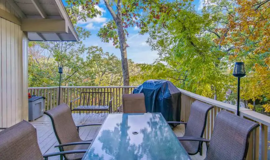 Charming 4BR House - HOT TUB - Osage Beach