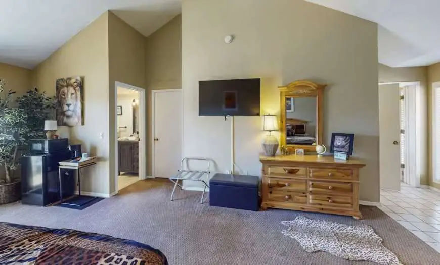 Charming 4BR House - HOT TUB - Osage Beach