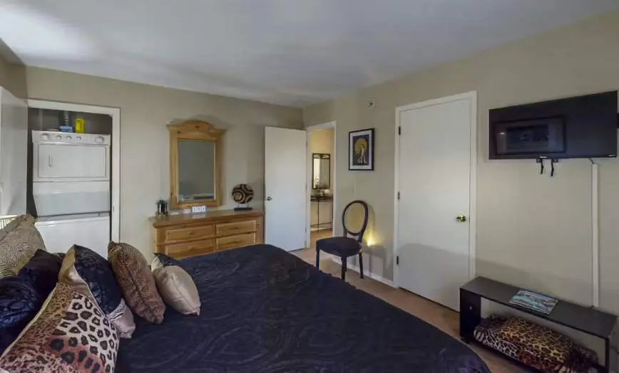 Charming 4BR House - HOT TUB - Osage Beach