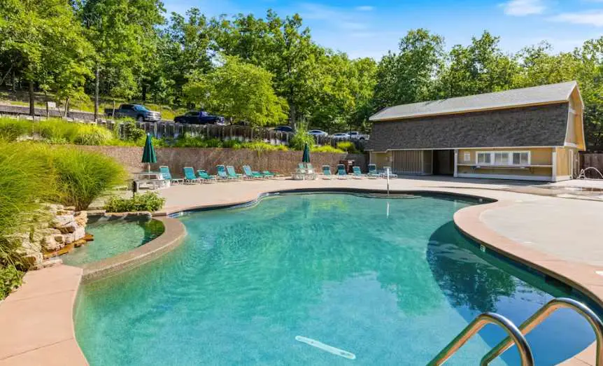 Charming 4BR House - HOT TUB - Osage Beach