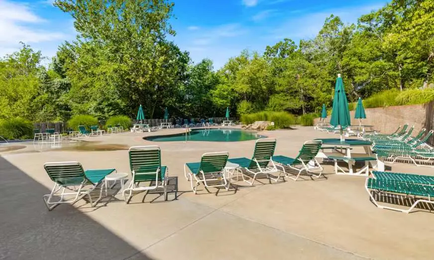 Charming 4BR House - HOT TUB - Osage Beach