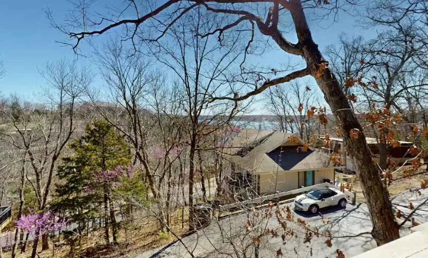 Charming 4BR House - HOT TUB - Osage Beach