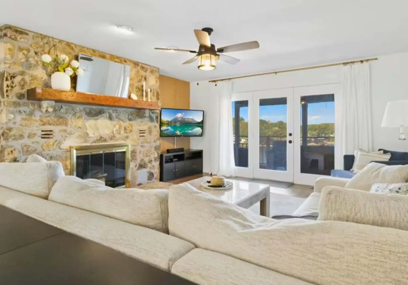 LAKE VIEW Condo - 3BR Sleeps 12 - Osage Beach