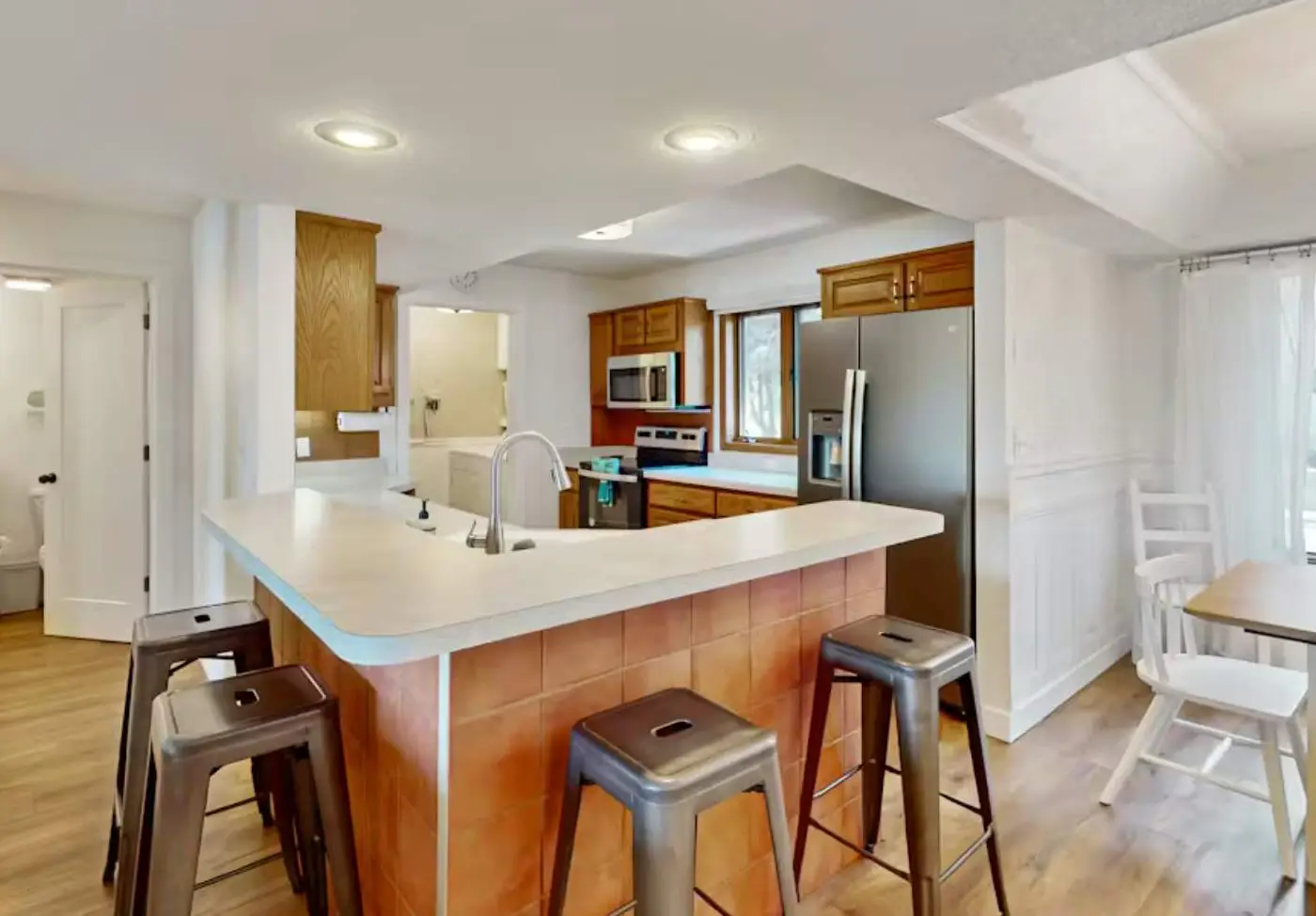 LAKE VIEW Condo - 3BR Sleeps 12 - Osage Beach