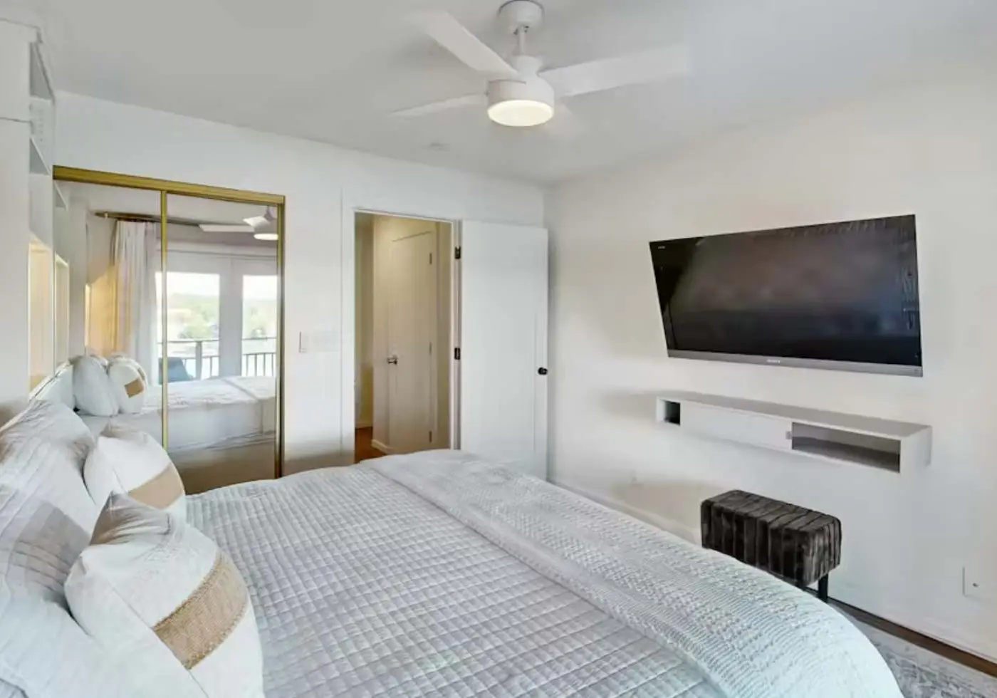 LAKE VIEW Condo - 3BR Sleeps 12 - Osage Beach