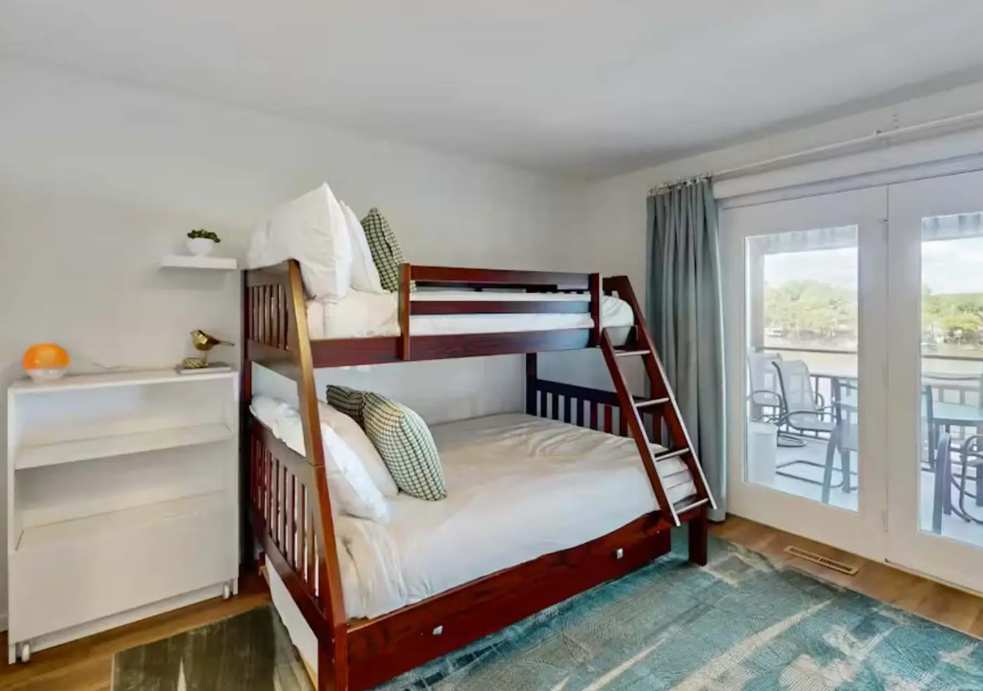 LAKE VIEW Condo - 3BR Sleeps 12 - Osage Beach