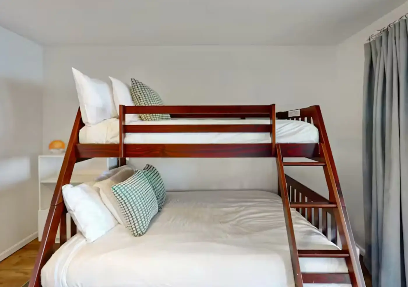 LAKE VIEW Condo - 3BR Sleeps 12 - Osage Beach