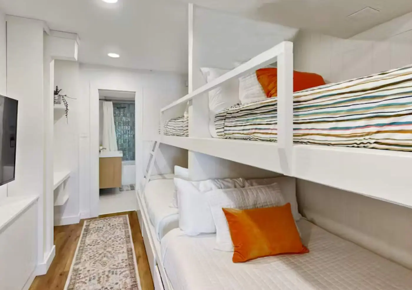 LAKE VIEW Condo - 3BR Sleeps 12 - Osage Beach
