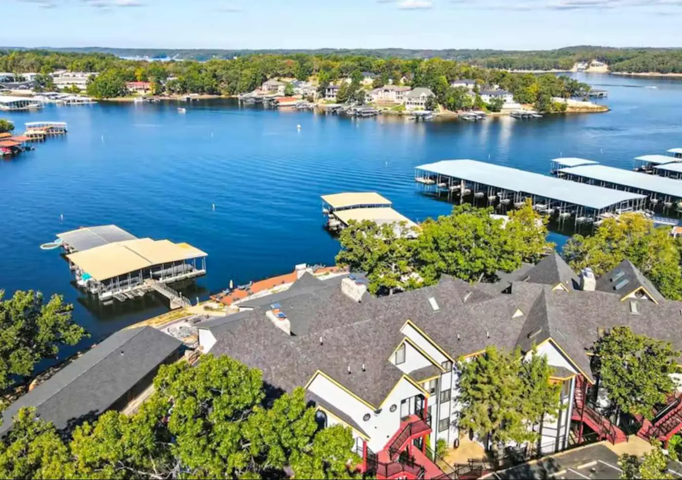 LAKE VIEW Condo - 3BR Sleeps 12 - Osage Beach