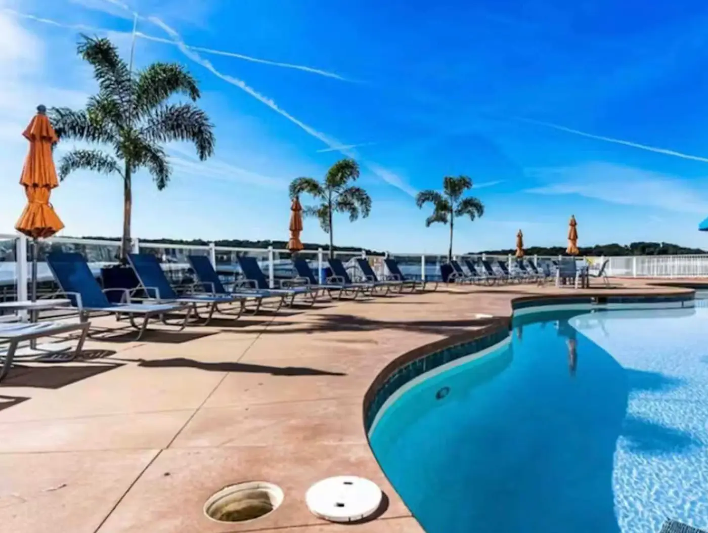 Lakeview Luxe Penthouse