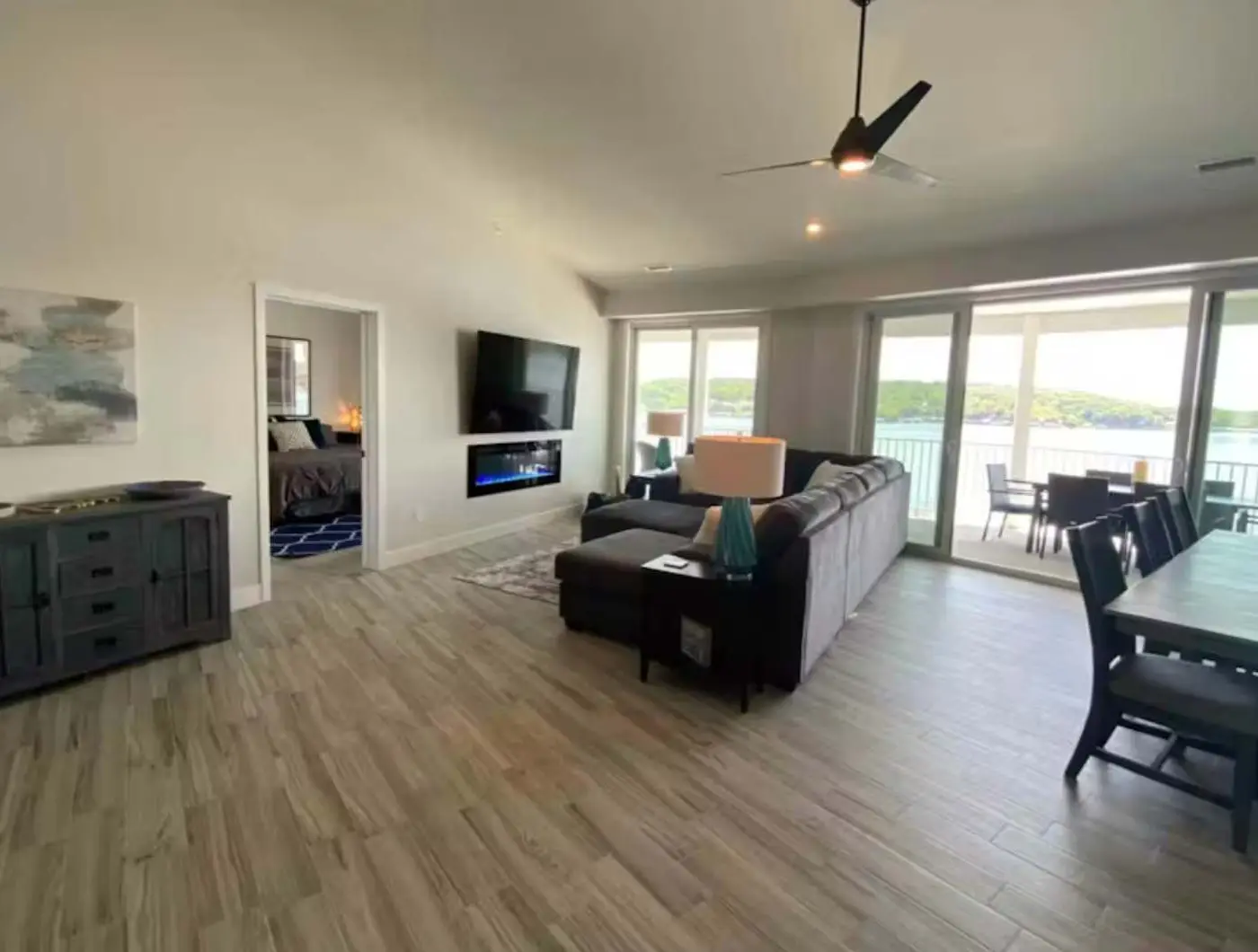 Lakeview Luxe Penthouse