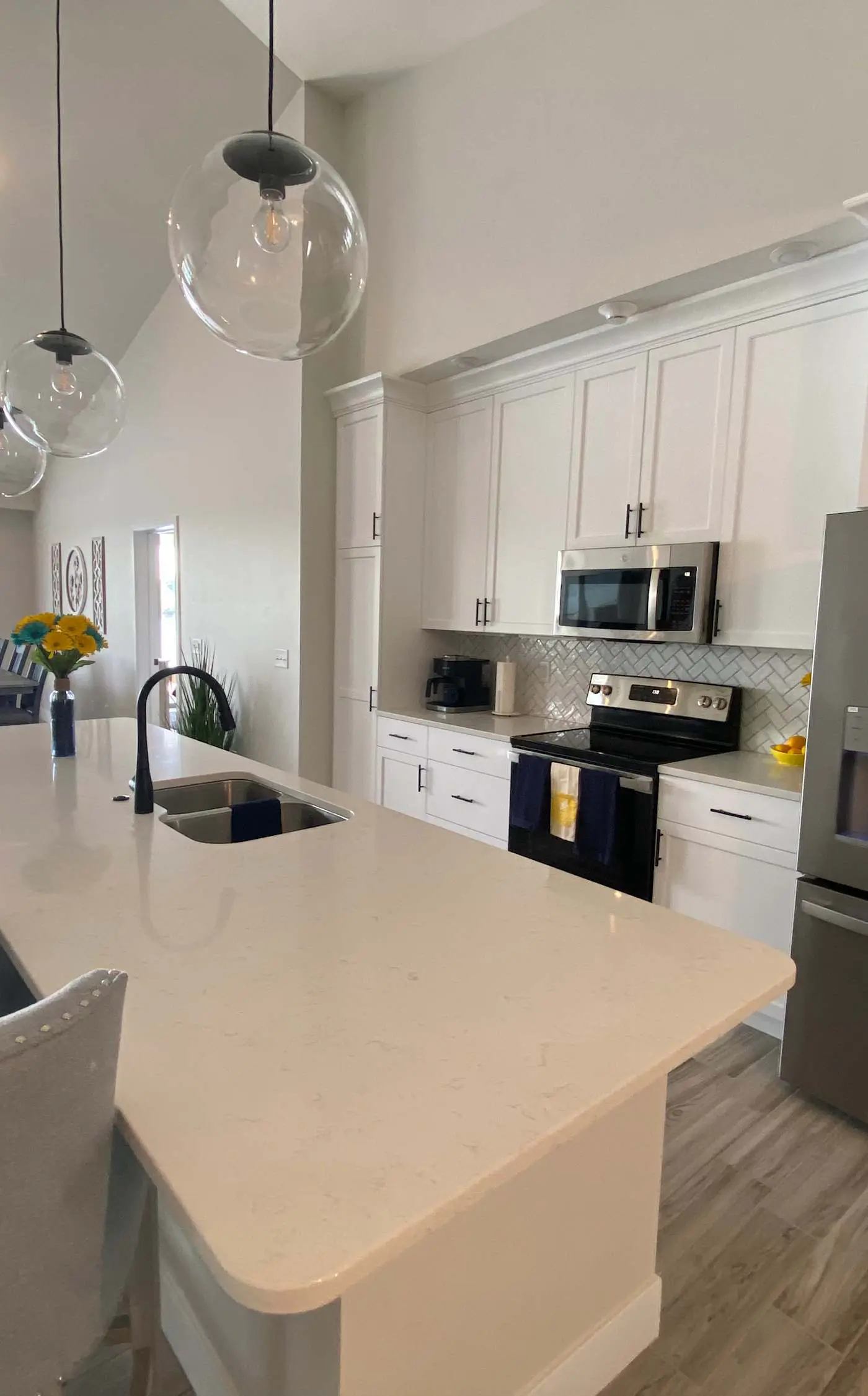 Lakeview Luxe Penthouse