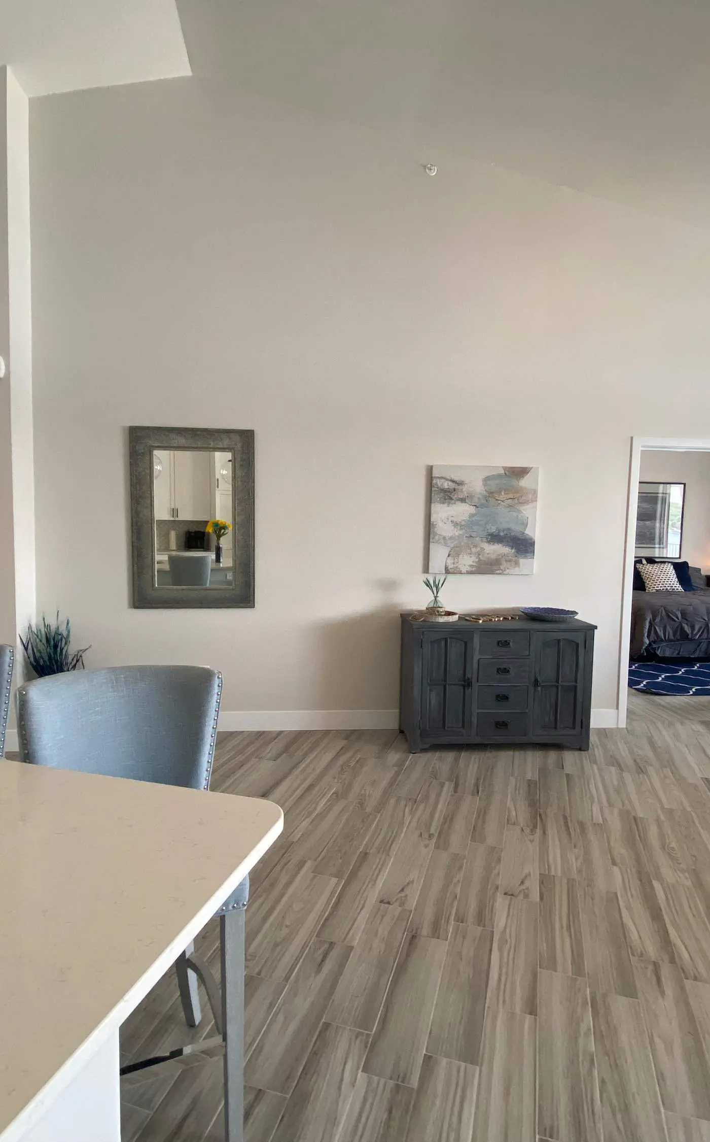 Lakeview Luxe Penthouse