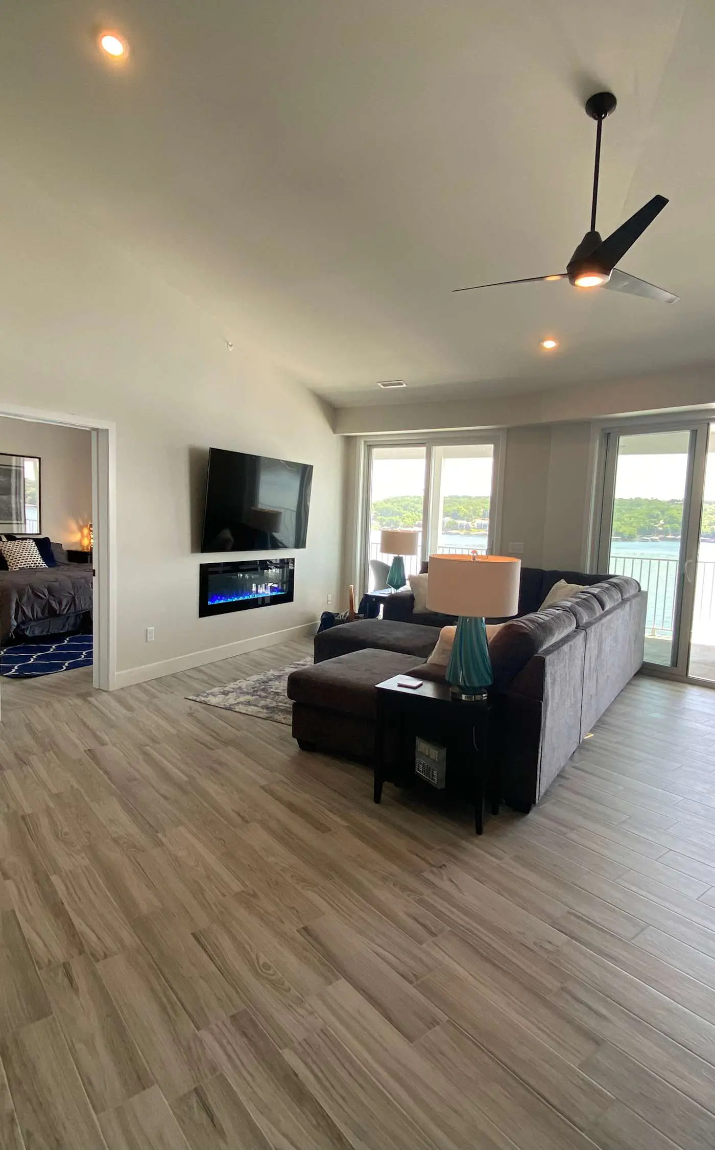 Lakeview Luxe Penthouse