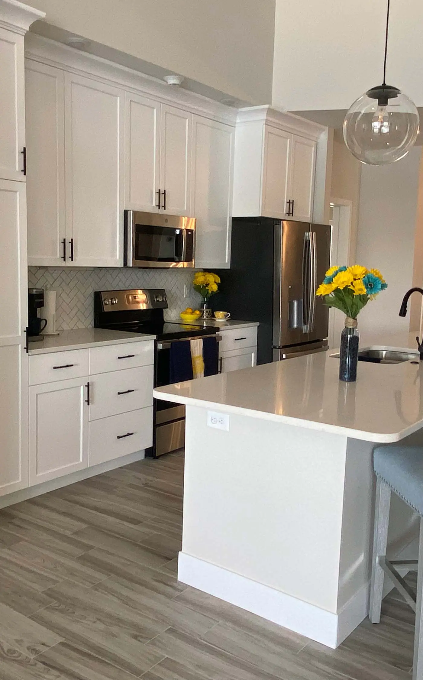Lakeview Luxe Penthouse