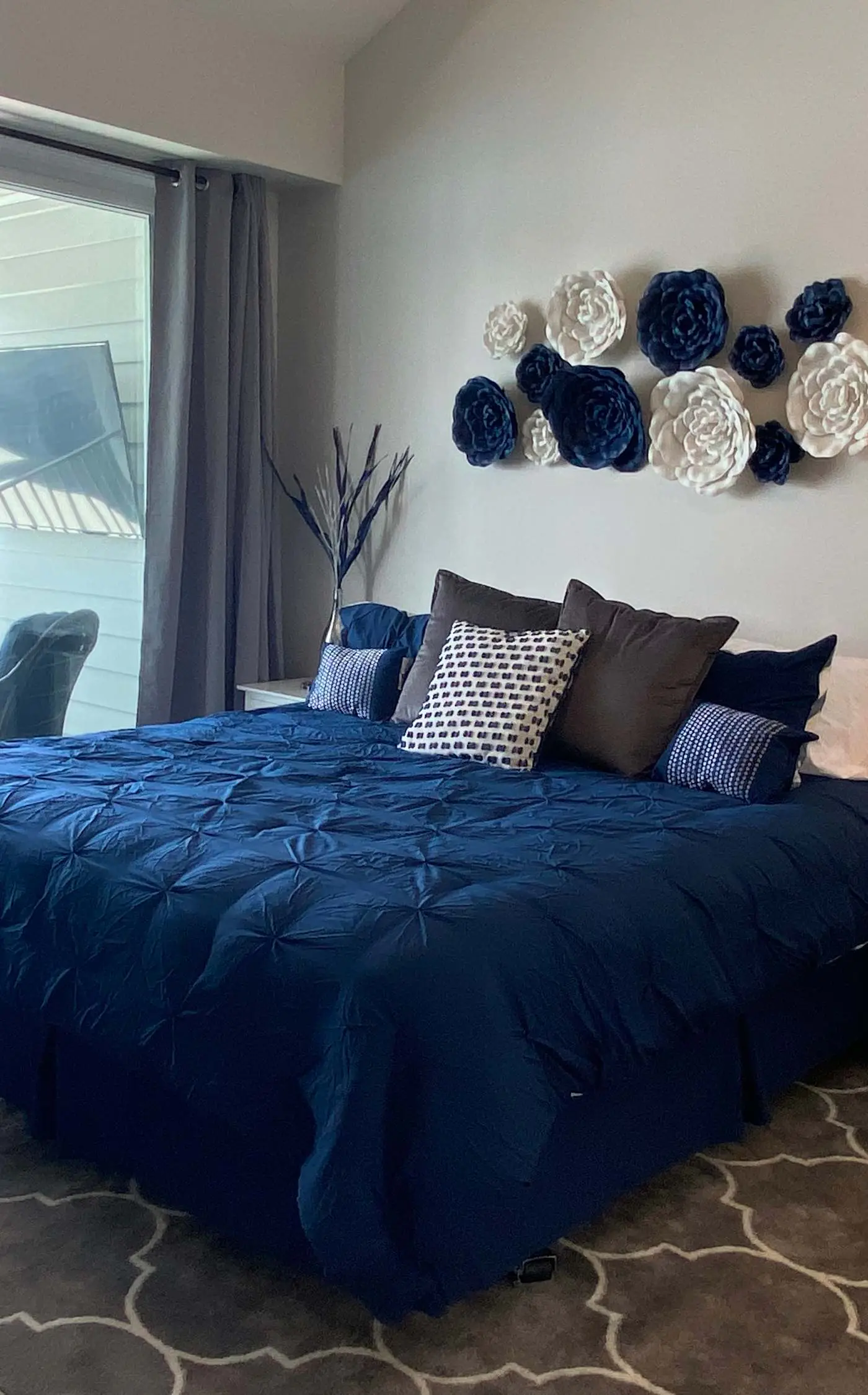 Lakeview Luxe Penthouse