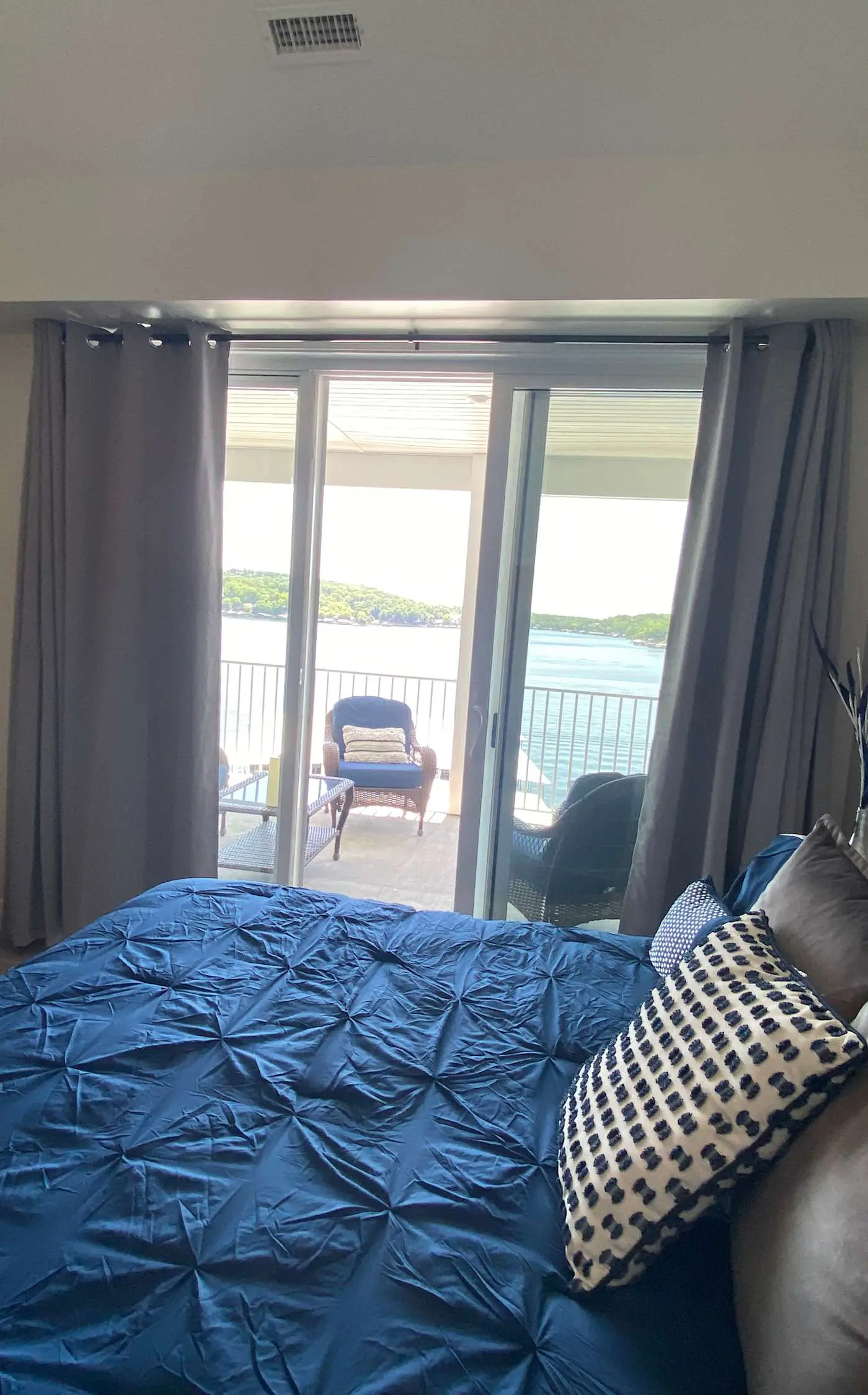 Lakeview Luxe Penthouse