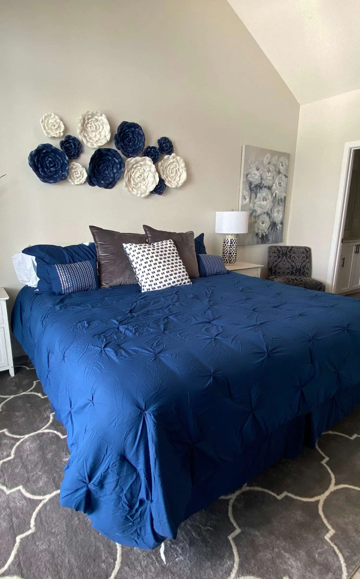 Lakeview Luxe Penthouse