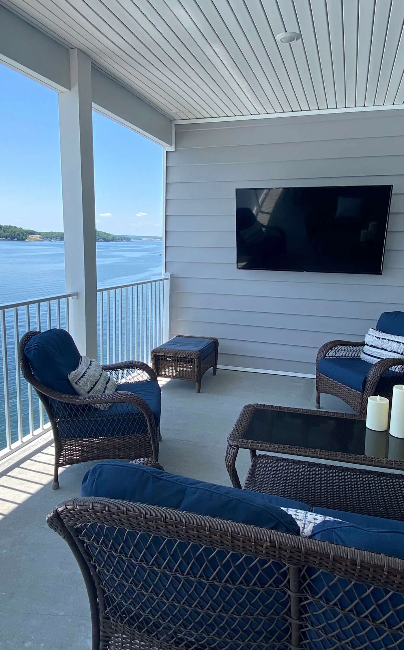 Lakeview Luxe Penthouse