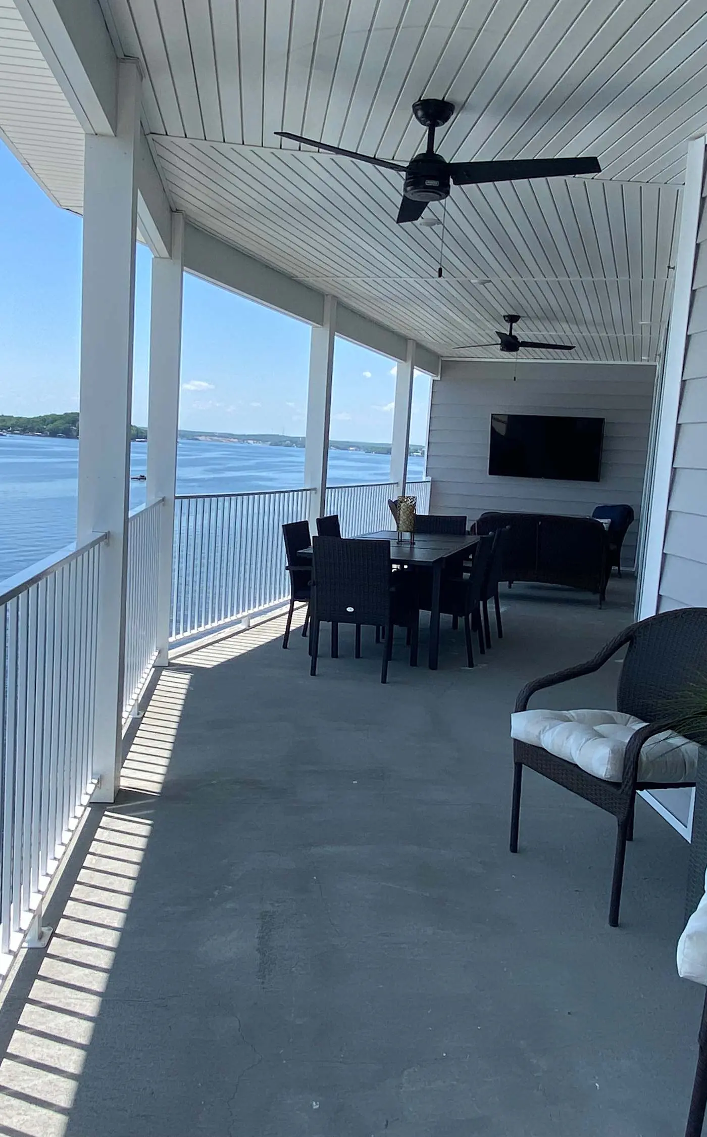 Lakeview Luxe Penthouse