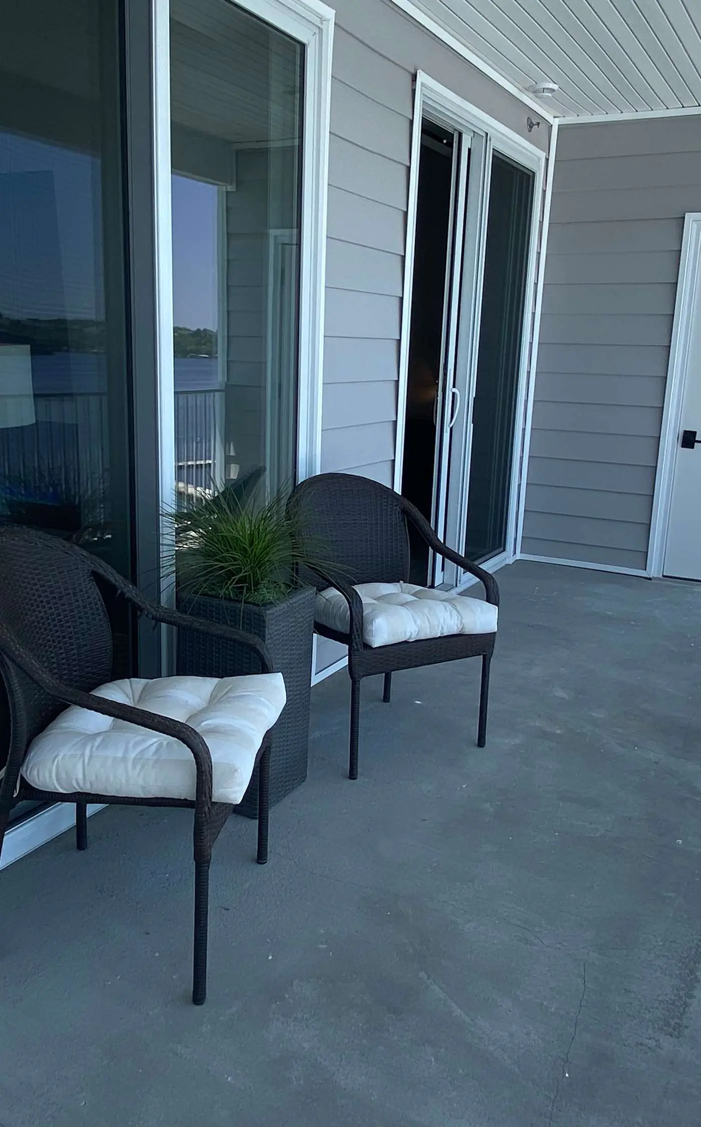 Lakeview Luxe Penthouse