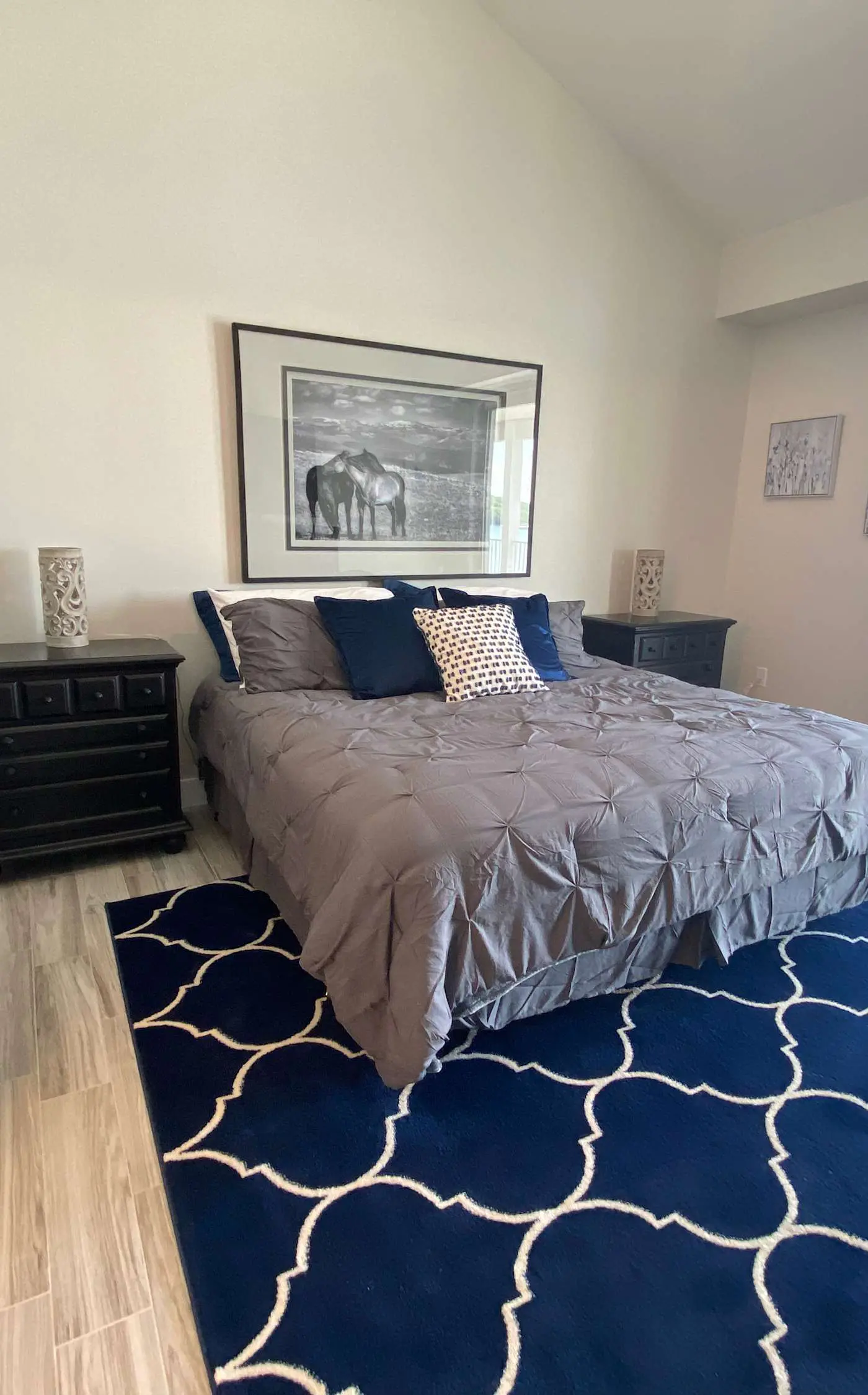 Lakeview Luxe Penthouse
