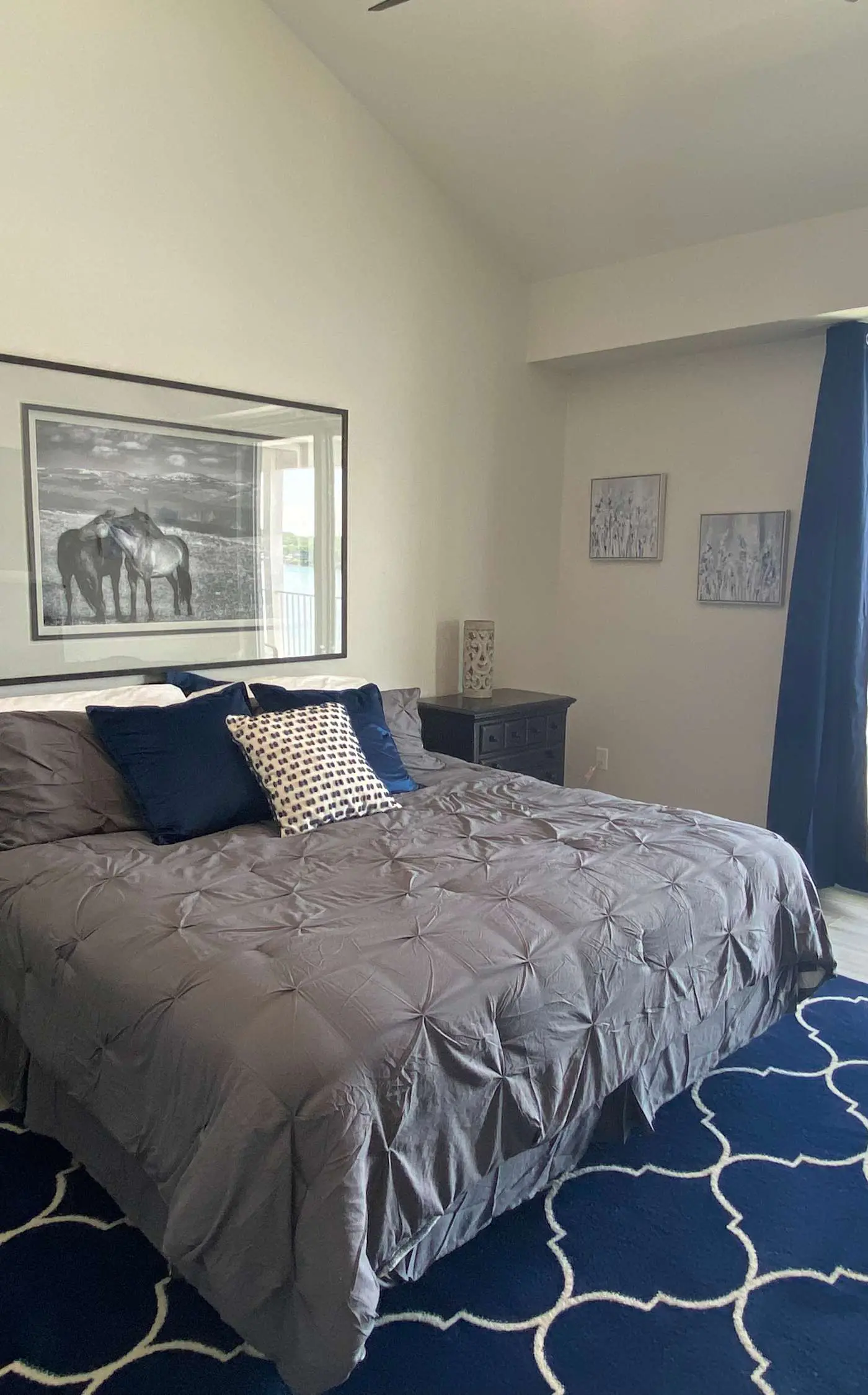 Lakeview Luxe Penthouse