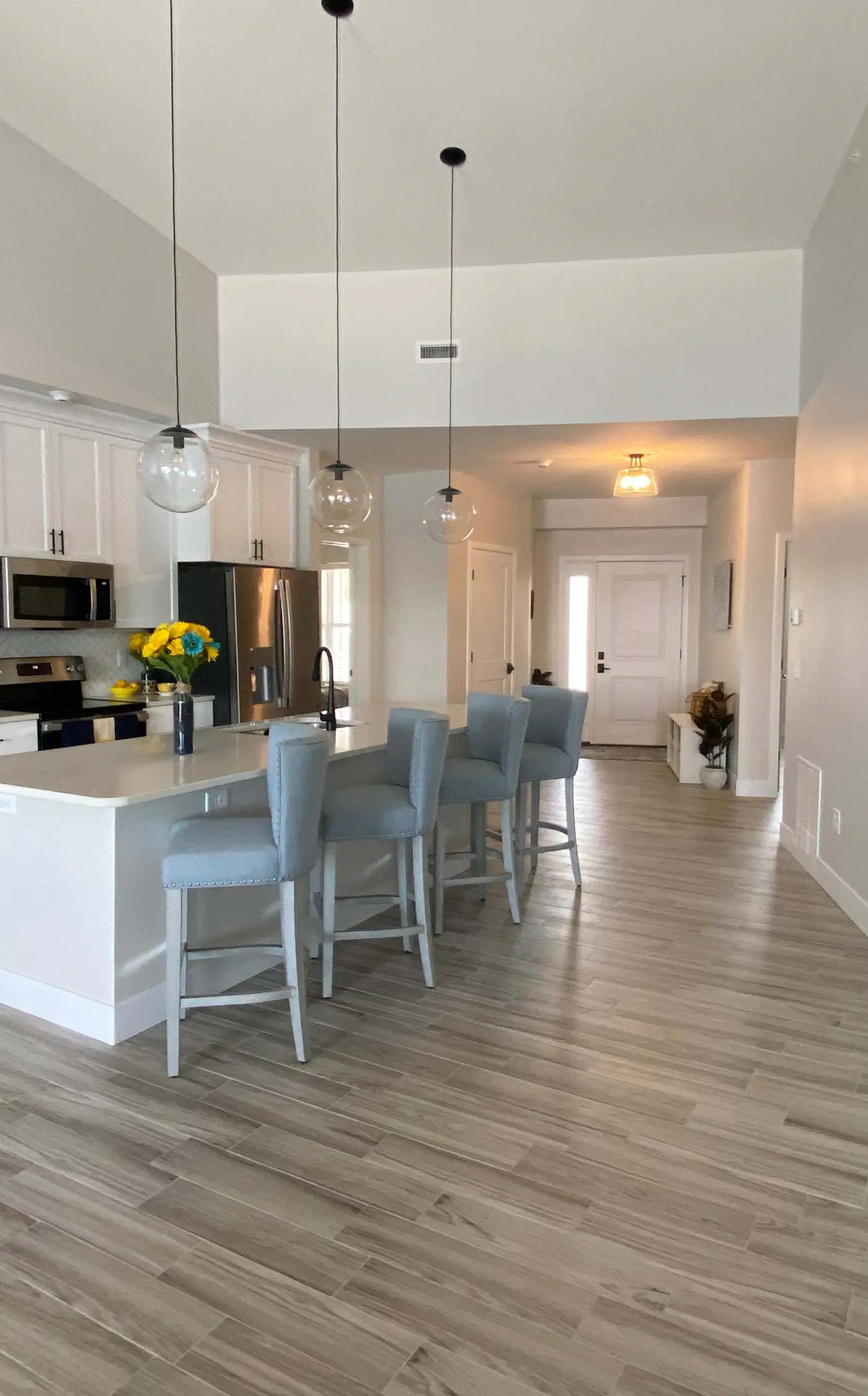 Lakeview Luxe Penthouse