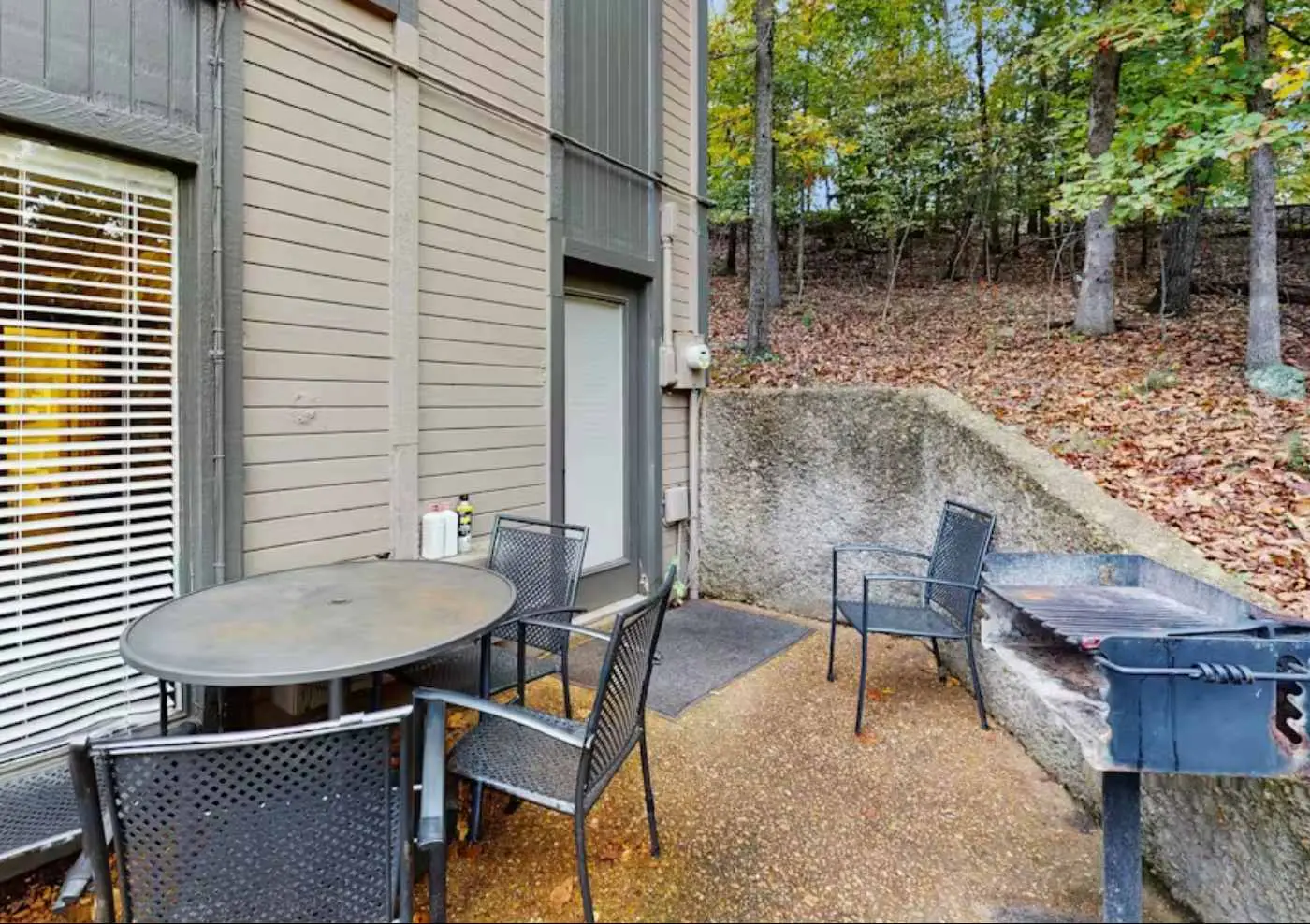 Charming 3BR House - Golf & POOLS - Osage Beach