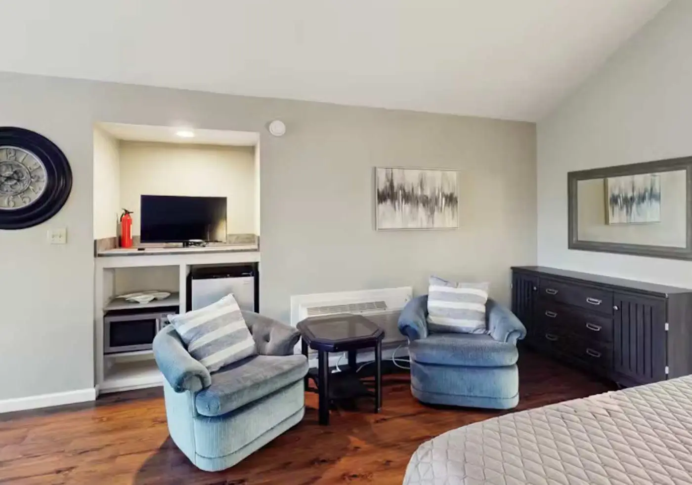 Charming 3BR House - Golf & POOLS - Osage Beach